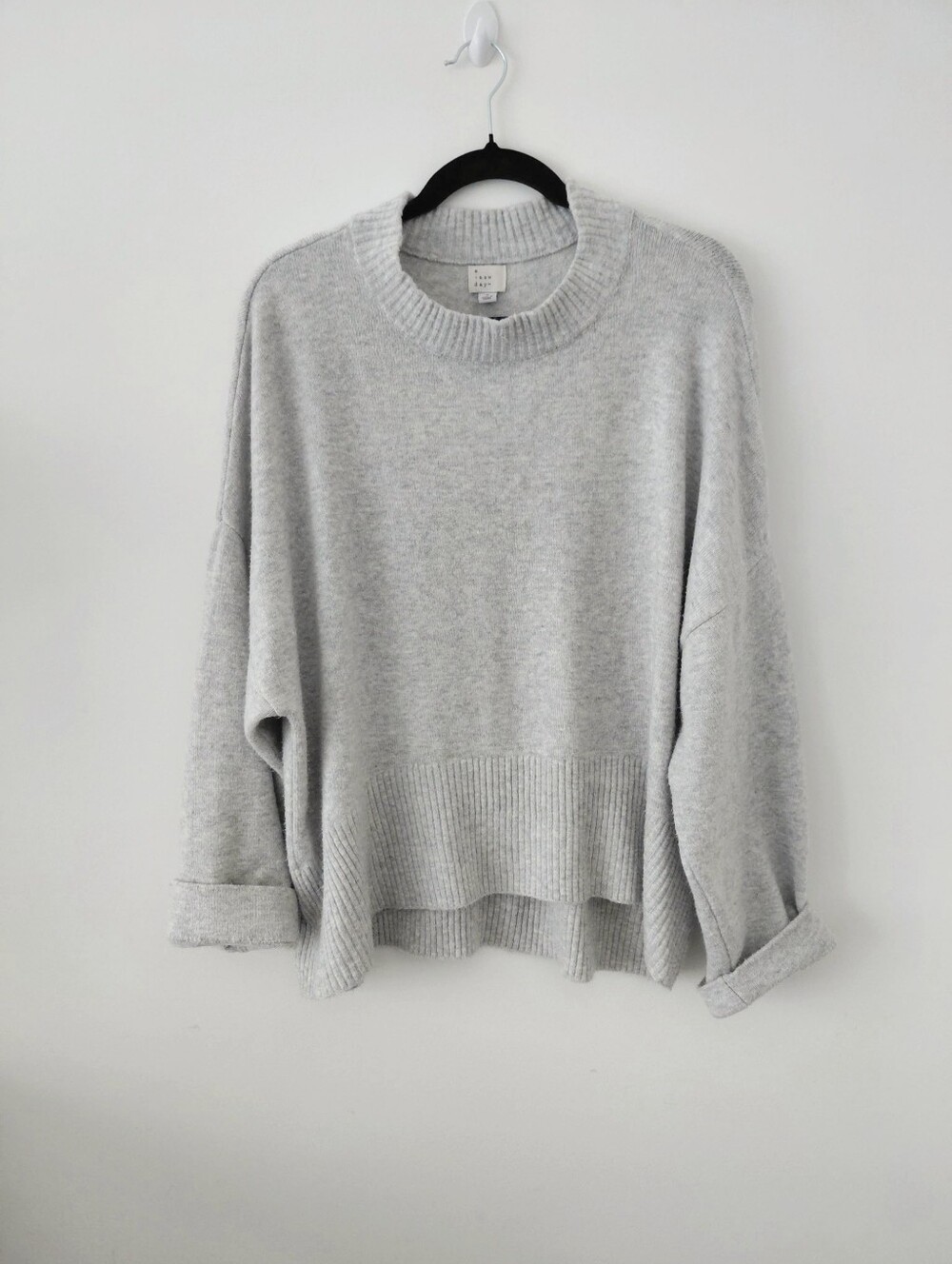 Cozy Oversized Crewneck Sweater - Light Gray